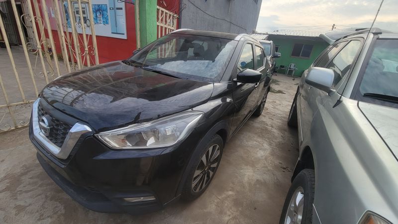 Thumbnail 3 of 2018 Nissan Kicks